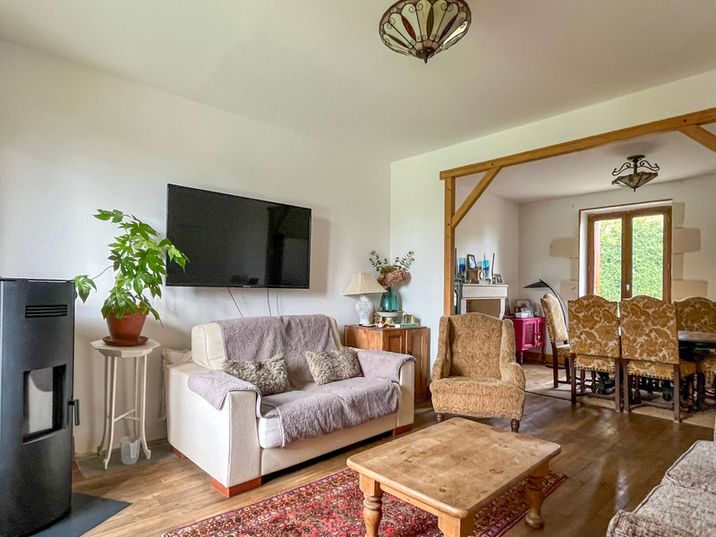 French property for sale in Pleuville, Charente - €199,950 - photo 3