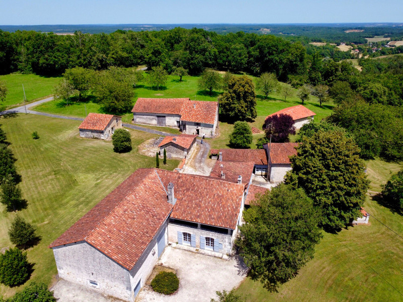 French property for sale in Grand-Brassac, Dordogne - €1,113,000 - photo 0