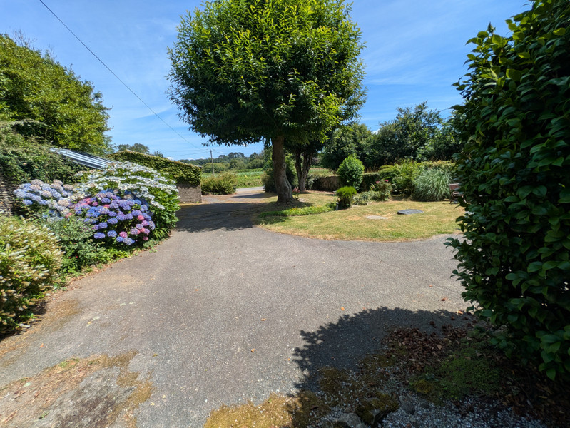 French property for sale in Saint-Thégonnec Loc-Eguiner, Finistère - €172,800 - photo 1